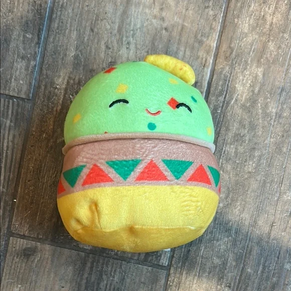 Squishmallow Guacamole - Picture 1 of 2